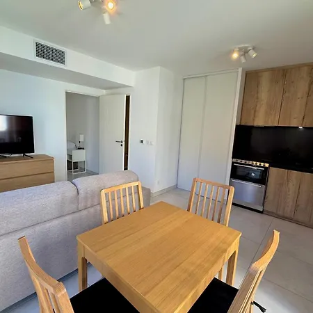 Feriehus Old - 4 Persons - Private Parking Antibes