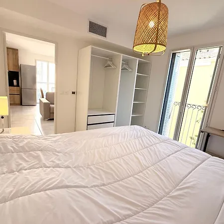 Old - 4 Persons - Private Parking Antibes