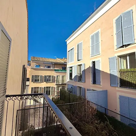 Old - 4 Persons - Private Parking Antibes